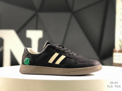 250 Ecco爱步 广东原版透气 配备原版三件套 防尘纸 高弹大底 全头层牛皮 新款百搭休闲款 纯手工制成 鞋面走线工整 清晰质感 原单品质 拼接运动透气网布