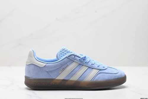 公司级Adidas Originals Gazelle Indoor 三叶草休闲防滑耐磨低帮板鞋 鞋头出色设计 塑就出众贴合感 稳固的后跟贴合足部曲线设计 软弹
