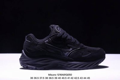公司级mizuno Halo Mix 复古单品 日本美津浓株式会社于 6年创立的运动品牌经过一个多世纪的不断努力现已成为世界著名的运动器具、服装和鞋类生产商。美