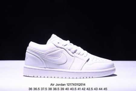 Air Jordan 1 Low 低帮 蓝柠檬 Aj1 乔丹1代 Aj1 乔1 低邦 蓝黄拼接 乔丹篮球鞋系列 鞋身采用蓝色皮革勾勒轮廓，明黄色注入后跟收尾，营 - 点击图像关闭