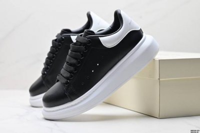 真标意大利高奢品牌Alexander Mcqueen亚历山大 麦昆 Sole Leather Sneakers低帮时装厚底休闲运动小白鞋 货号:553770 W