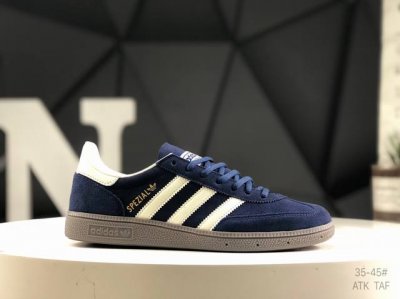 140 adidas Handball Spezial 官方正确版本 阿迪达斯经典款 复古休闲板鞋 全鞋采用反毛皮制作 牛筋耐磨大底 承载青春情怀的板鞋 经典三