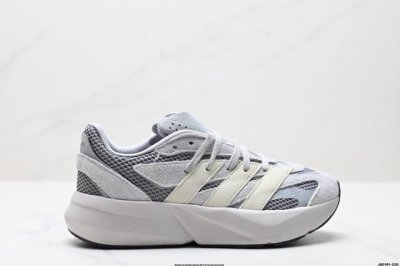 公司级Adidas Lightblaze 舒适防滑 新款阿迪达斯低帮跑步鞋 极致轻盈的Lightweight Upper设计 带来近乎裸足的舒适体验 中底采用尖
