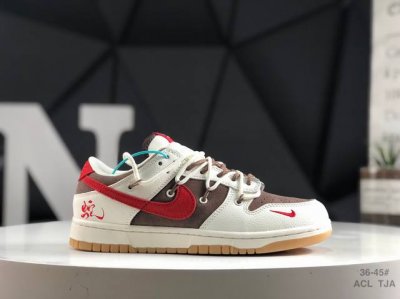 170 Nike Dunk Low此款主张打破传统的工业化流水线设计限制，以Made By Ideas的超级创意为理念，集结众多潮流设计师，结合时下最Ing潮流