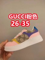 出口欧洲版古驰Gucci头层皮 Gucci古驰新款儿童休闲鞋 Size：26-35码 必入的大牌系列，经典古驰小蜜蜂系列。出口欧版，货不多卖一双少一双。 优质皮
