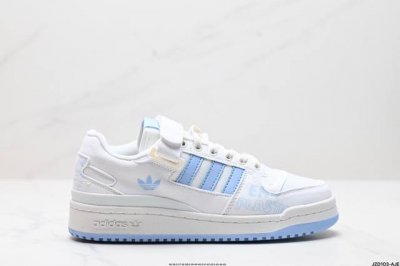 公司级阿迪达斯 Adidas Forum 84 Low Og “Bright Blue” 白蓝 低帮百搭潮流休闲运动板鞋。以复古篮球鞋的外形为基础，采用皮革拼接