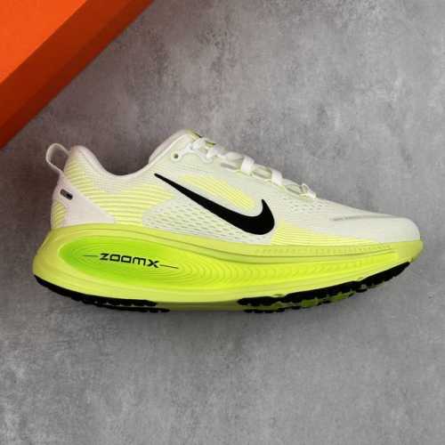 本地 核心私 公司级Nike Vomero 18 耐克 舒适减震防滑 低帮跑步鞋 全掌Reactx泡绵中底 前掌和后跟还配备了Air Zoom气垫单元 据说跑起
