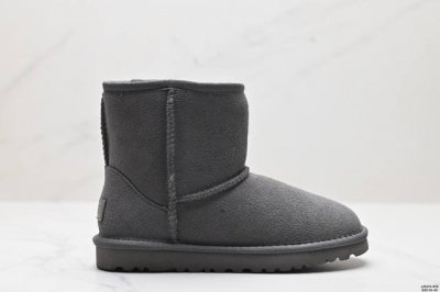 公司级ugg Classic Short Ii 保暖 羊毛皮加绒 雪地靴 尺码:35-40 Id:Jjd474-Rzk