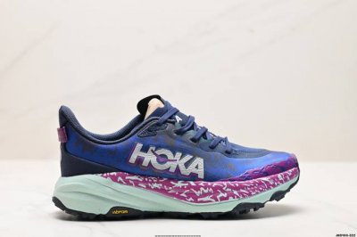 公司级小红书推荐Hoka M Speedgoat 6全新配色 这个品牌来自于新西兰的毛利语，Hoka表示大地，One One表示飞越，连起来就是飞越地平线，On