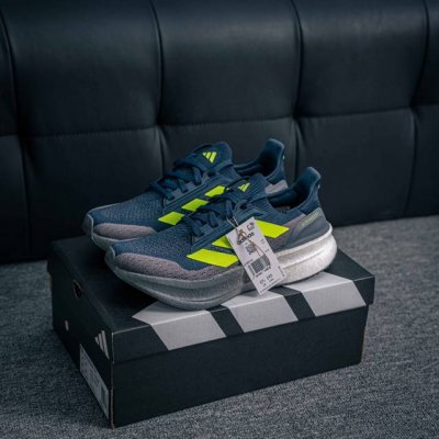 核心私 阿迪达斯Adidas Ultraboost 5X 耐磨缓震休闲运动跑鞋 采用网材搭配反光皮革鞋面 配上Stretchweb网格外底 提供非凡穿着体验 一