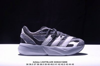公司级Adidas Lightblaze 舒适防滑 新款阿迪达斯低帮跑步鞋 极致轻盈的Lightweight Upper设计 带来近乎裸足的舒适体验 中底采用尖