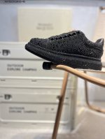 340 alexander Mcqueen/麦昆 亚历山大麦昆亚历山 大盒包装 2024Ss春夏首发 时尚代表的小姐姐 肯定要走在时尚的风口！鞋子独特的个性增加
