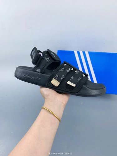 阿迪达斯Adidas Ozweego 沙滩运动休闲凉鞋 size 如图 编码 K310K0510521
