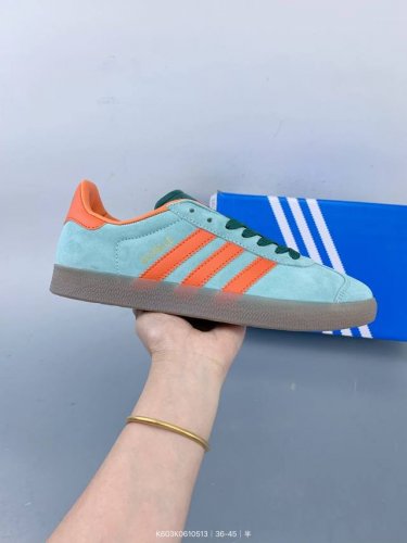 adidas Originals Gazelle Indoor 三叶草休闲防滑耐磨低帮板鞋 鞋头出色设计 塑就出众贴合感 稳固的后跟贴合足部曲线设计 软弹舒适