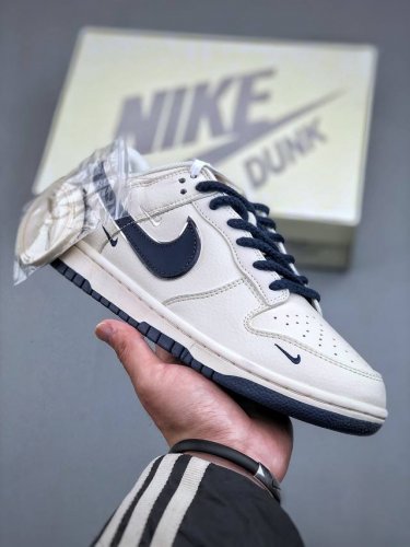 Nike Sb Dunk Low X Carharrt 卡哈特白蓝三小钩纯原大厂出品 极力推荐原装头层材料 独家版型蒸餾加工帶來的是更好的视觉和脚感体验大厂纯原
