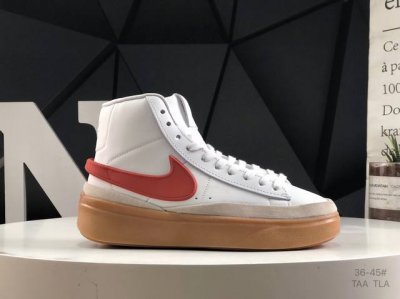 160 nike/耐克 Nike Blazer Phantom Low 运动鞋 将现代格调与经典 Nike 风范巧妙糅合。采用轻盈利落设计，焕新演绎经典鞋款。该