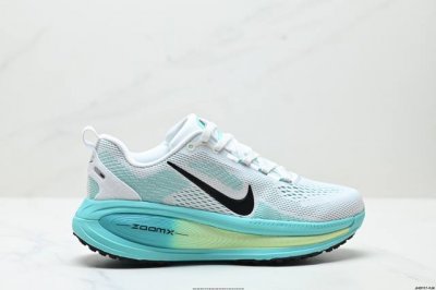公司级Nike Vomero 18 耐克 舒适减震防滑 低帮跑步鞋 全掌Reactx泡绵中底 前掌和后跟还配备了Air Zoom气垫单元 据说跑起来更快更舒适哦