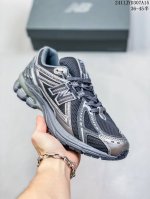 New Balance M 6系列 复古单品宝藏老爹鞋款 复古元素叠加 质感超级棒 楦版型材料细节做工精细 作为nb最经典的档案鞋型之一 与2002一样， 6有