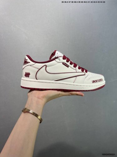公司级Travis Scott X Air Jordan 1 Low 此款主张打破传统的工业化流水线设计限制 以Made By Ideas的超级创意为理念 集结