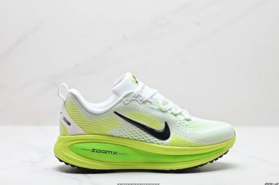 公司级Nike Vomero 18 耐克 舒适减震防滑 低帮跑步鞋 全掌Reactx泡绵中底 前掌和后跟还配备了Air Zoom气垫单元 据说跑起来更快更舒适哦