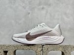 放店私 Xl版 Nk Air Zoom Pegasus 35 飞马系列透气缓震运动跑鞋 #全新一代拥有 Zoom Air 一如既往的稳定感和流畅感 鞋面采用工程