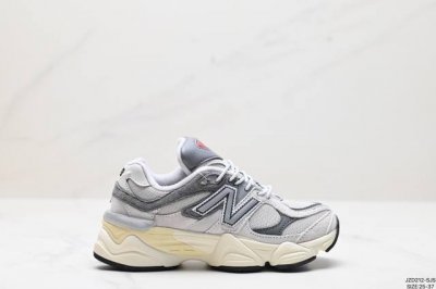 公司级童鞋new Balance Nb9060 复古休闲运动慢跑鞋 鞋款灵感源自设计师本人对夏日的怀日回忆。鞋面大身由空间双格及磨砂鞋面拼接而生，配以柔和、温暖