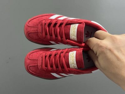 a家新款Handball Spezial儿童手球鞋休闲鞋 Size：24-37码 超百搭的新款德训 优质猪八革面料，质感满分 橡胶耐磨防滑大底，脚感超赞 额外附