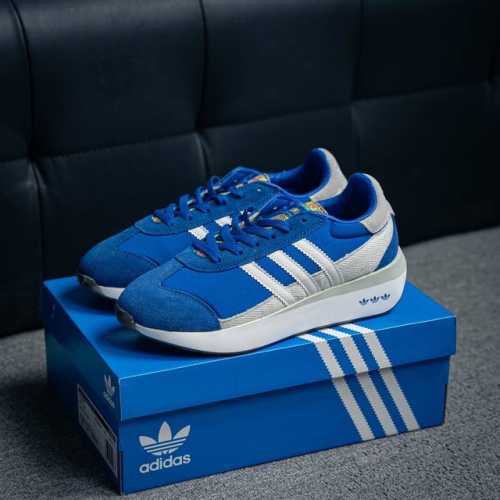 180 核心私 Adidas Originals Gazelle Indoor 三叶草复古防滑耐磨低帮板鞋 鞋款采用柔软的绒面革和耐用的皮革衬里融合在橡胶外底上