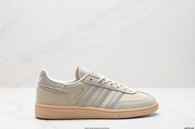 公司级Adidas Handball Spezial 官方正确版本 阿迪达斯经典款 复古休闲板鞋 全鞋采用反毛皮制作 牛筋耐磨大底 承载青春情怀的板鞋 经典三条
