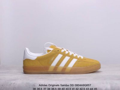 adidas 阿迪达斯 原楦原纸版数据开发，采用绒面革组合编织布鞋面材质，内环保可再生海玻璃鞋垫，外置rb耐磨防滑橡胶大底带你回味最原始的永远经典，阿迪达斯 三