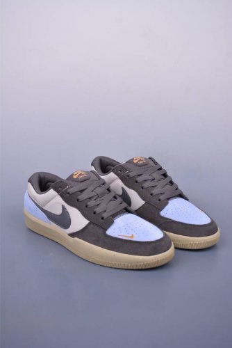 耐克Nike Sb Force 58 硫化杯底 传统篮球风格 原楦版型 Nike Sb Force 58 男 女滑板鞋采用包边设计 经久耐穿 硫化结构则有效提升