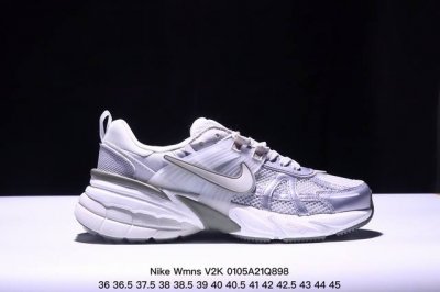 真标耐克nike Wmns V2K Runtekk Low”White Grey Pink”复古潮系列未来复古老爹风百搭休闲运动慢跑鞋 货号:Hq4046-00