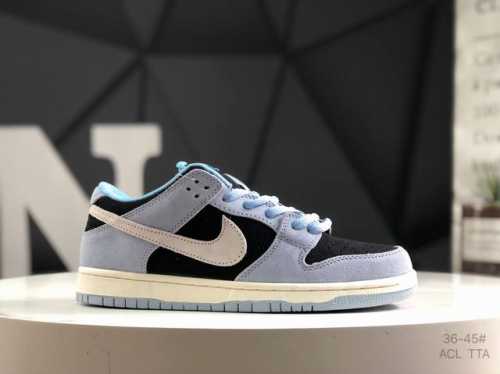 耐克 Nk Dunk Low 低帮休闲板鞋 Hf3063 400 #鞋款采用简洁外观，结合优质材料与柔软衬垫，舒适耐穿。配色由煤黑、橡皮浅褐和淡象牙白搭配，统一