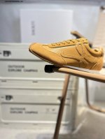 西班牙百年皮具奢华品牌 罗意威Loewe Ballet Runner Sneakers 芭蕾舞 系列阿甘复古风德训薄底百搭休闲运动鞋 尼龙和牛皮革运动鞋，不对称
