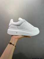 意大利高奢品牌-亚历山大 麦昆Alexander Mcqueen Oversized Exaggerated-Sole Suede Leather Sneake