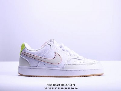 耐克 Nike Court Borough 低帮百搭透气休闲运动板鞋，经典耐用的设计，兼顾舒适脚感和出众风范，演绎匠心之作。结构性的支撑贴合感结合复古篮球设计，