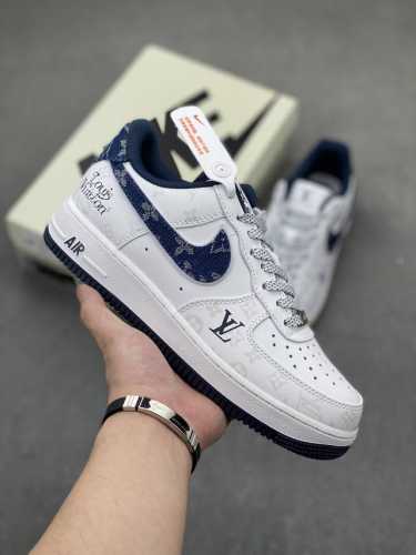 Nike Air Force 1 Low 原厂冲刀皮料切割干净无任何毛边清洁度细节完美 做工细节全方位比对 原楦原纸板打造纯正空军专注外贸渠道全掌内置蜂窝气垫原
