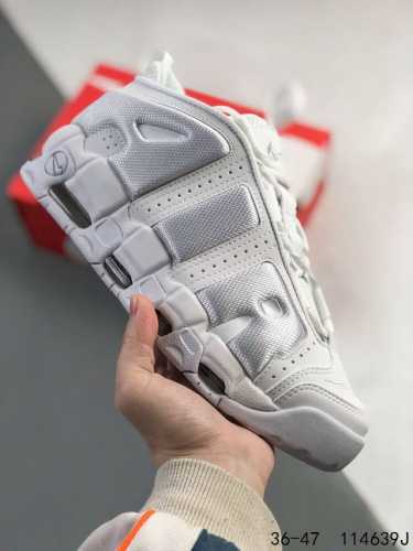 公司级带半码！ 耐克 Nike Air More Uptempo 新版皮蓬 全新批次 Air More Uptempo绝对是耐克篮球鞋历史上最耀眼的里程碑之一，