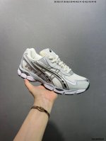 公司级Asics 亚瑟士Gel-Nyc 2055透气网眼鞋面配合部分合成革材质 采用全新Ahar+橡胶材质 更加耐磨 货号:1201A789-020 尺码:36