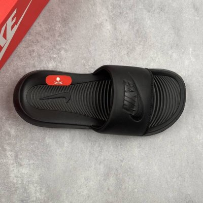本地 核心私 Nike Victori One Slide Print Mix维多利一号系列夏季沙滩运动防滑一字潮流拖鞋 简约清爽的夏季必备单品 焕新升级经典必
