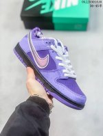 公司级带半码 耐克nike Sb Dunk Low 扣篮系列复古低帮休闲运动滑板板鞋。采用脚感柔软舒适zoomair气垫，有效吸收滑板等极限运动在落地时带来的冲
