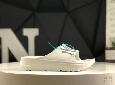 Mlb 拖鞋 韩国洋基队Ny字母厚底增高夏季百搭 踩屎感增高5Cm 货号：3Alpab 2 尺码: 如图所示 Ajs Ff