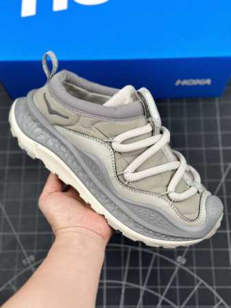 核心私 公司级hoka One One Ora Primo 舒适简洁 防滑低帮 生活休闲棉鞋 灰白 配色全新回归，鞋身整体以全灰质感呈现，结合机能感细节设计，为 - 点击图像关闭