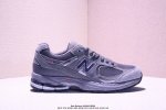 公司级New Balance 2002R 复古单品 热门复古鞋型New Balance 2002R 近日又曝出一款全新配色并释出官图 整双鞋采用棕色和米色主打