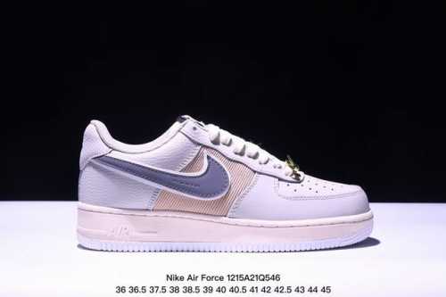 耐克nike Air Force 7空军一号低帮百搭休闲运动板鞋。柔软、弹性十足的缓震性能和出色的中底设计，横跨复古与现代的外型结合，造就出风靡全球三十多年的f