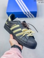 Adidas 阿迪达斯 贝壳头系列 原楦开发版型，采用硬质粒面牛剖革鞋面材质，改良全包围鞋垫，正确版鞋底模具及扇贝头盖片阿迪达斯 三叶草adidas Origi