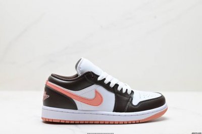 260 公司级Nike Air Jordan 1 Low aj1乔1低帮休闲板鞋 同步官方配色 头层皮打造 正确满胶鞋垫 四线拉帮 原厂织唛标 鞋舌高弹海绵填充