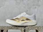 Ad Adizero Evo Sl Jh6002 阿迪超轻透气缓震跑鞋 #以令人难以置信的138克重量，刷新了跑鞋轻量化的记录，阿迪在材料科学和工艺技术上的深厚