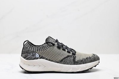 公司级The North Face Cedar Measa 北面系列轻便套袜式一脚蹬跑鞋 户外运动抓地耐磨休闲鞋 飞织鞋面透气性强 贴脚舒适度极好 超级减震抗疲