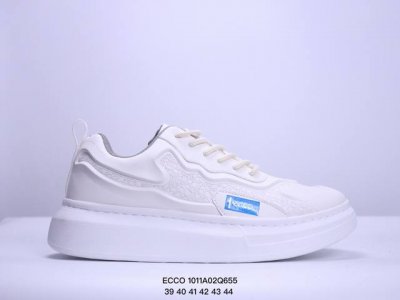 Ecco爱步 广东原版透气 配备原版三件套 防尘纸 高弹大底 全头层牛皮 新款百搭休闲款 纯手工制成 鞋面走线工整 清晰质感 原单品质 拼接运动透气网布 采用e